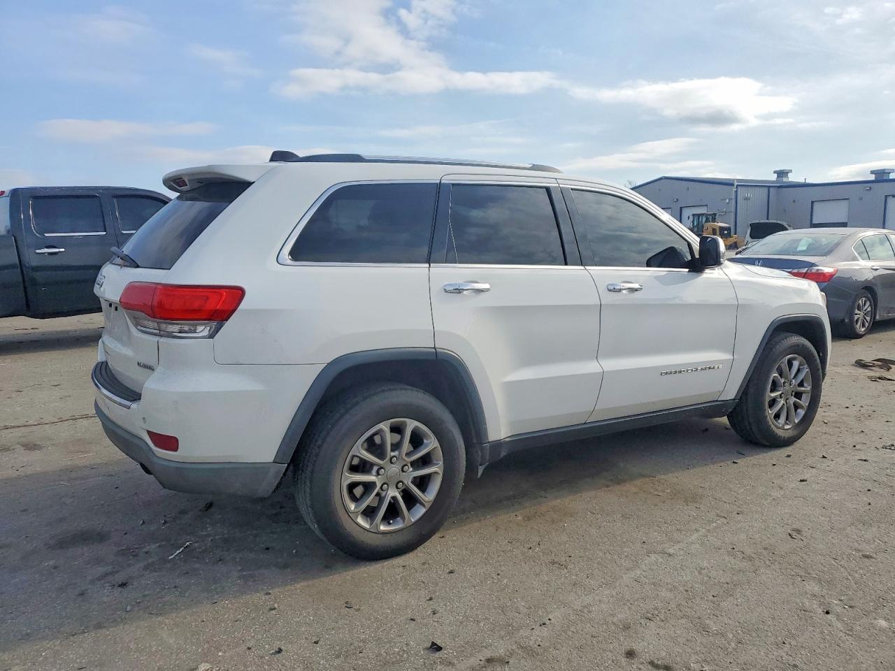 2015 JEEP GRAND CHEROKEE LIMITED photo 3
