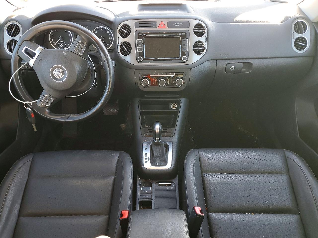 2011 VOLKSWAGEN TIGUAN S photo 8