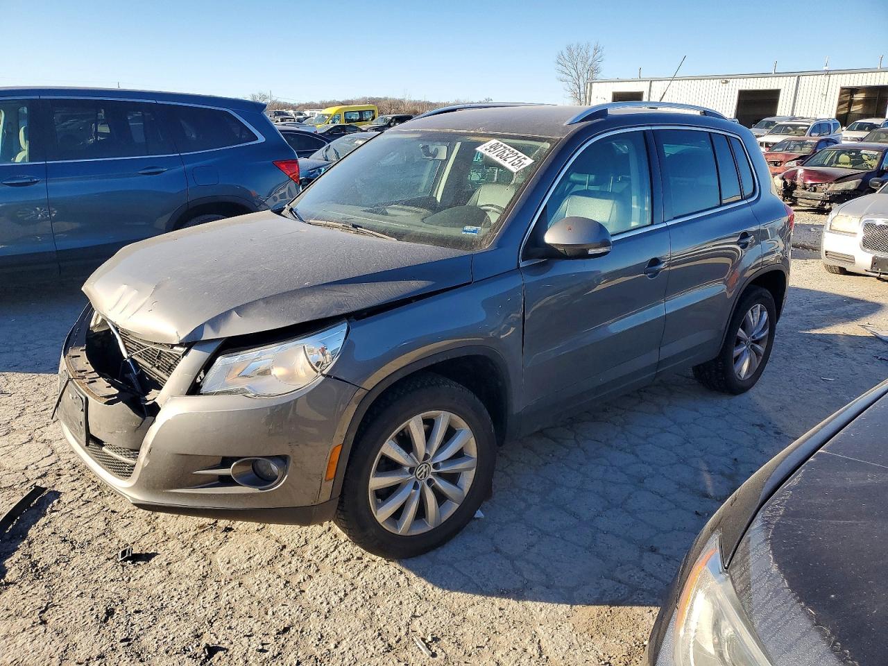 2011 VOLKSWAGEN TIGUAN