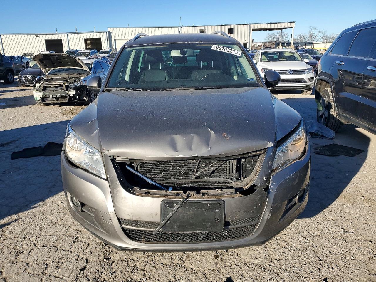 2011 VOLKSWAGEN TIGUAN S photo 5