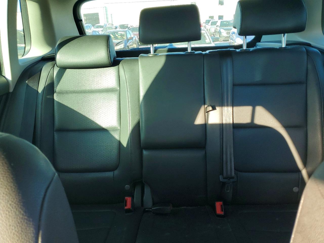 2011 VOLKSWAGEN TIGUAN S photo 10