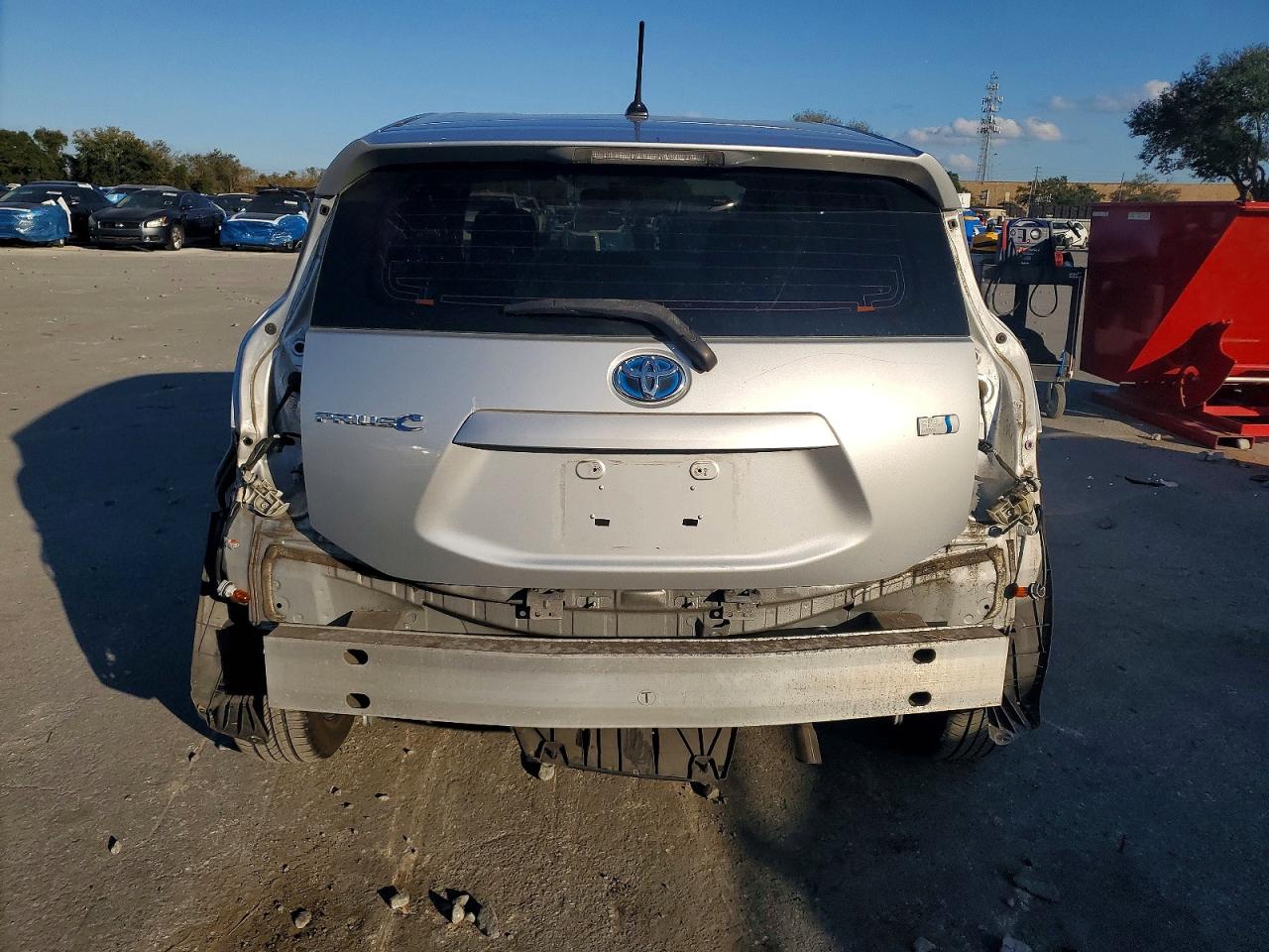 2013 TOYOTA PRIUS C photo 6