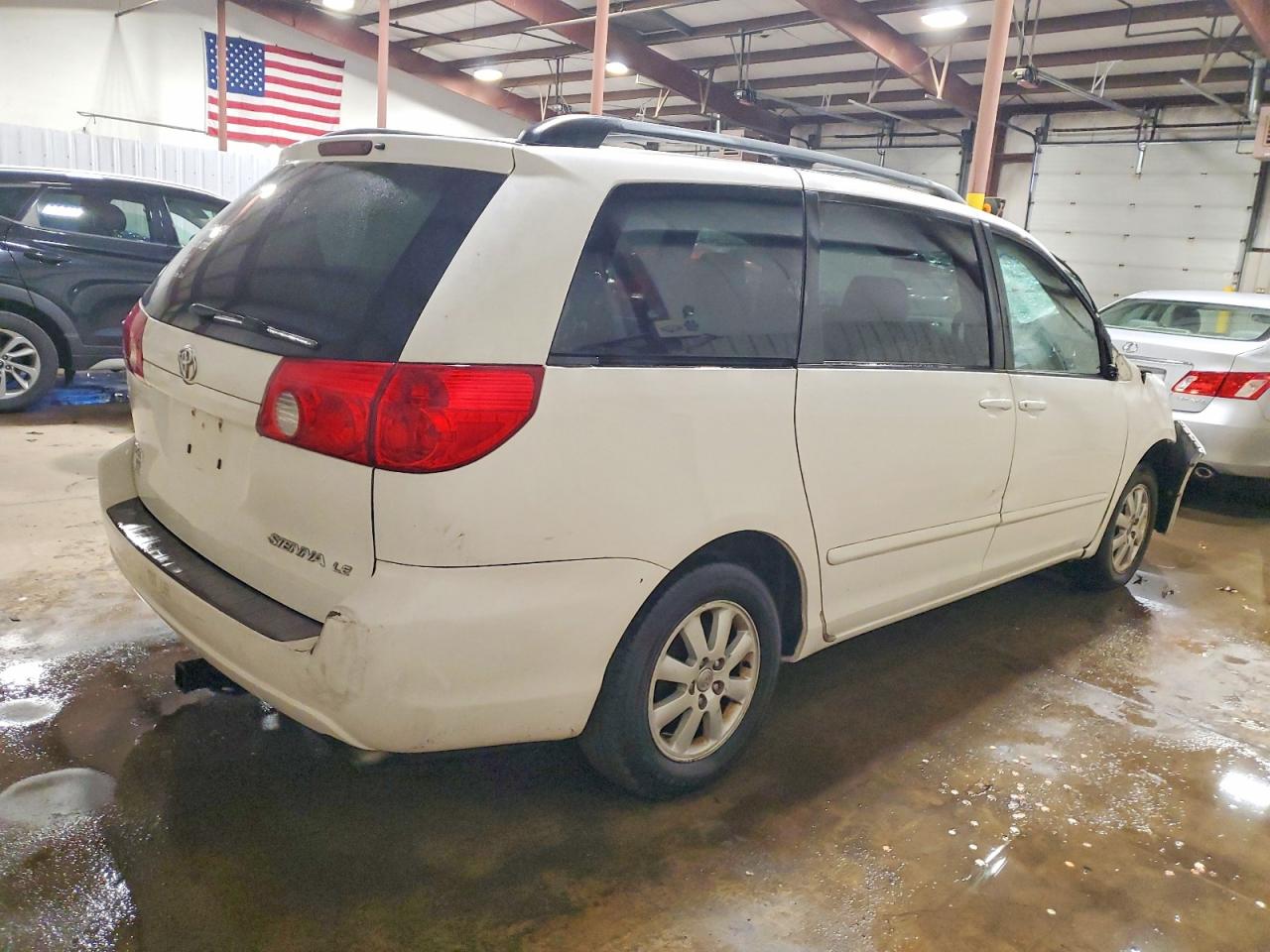 2006 TOYOTA SIENNA CE photo 3