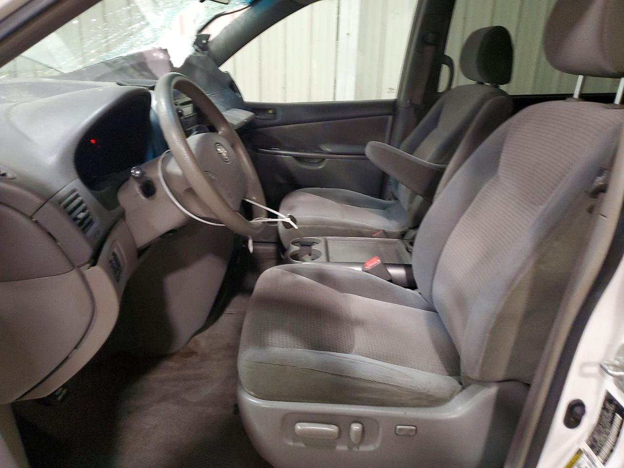 2006 TOYOTA SIENNA CE photo 7