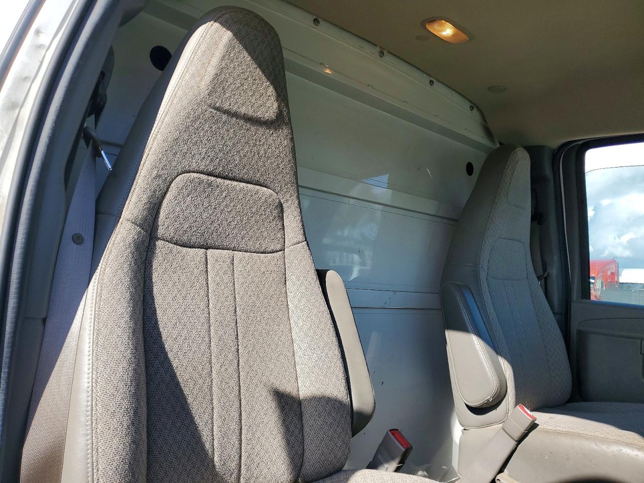 2018 CHEVROLET EXPRESS G3500 photo 11