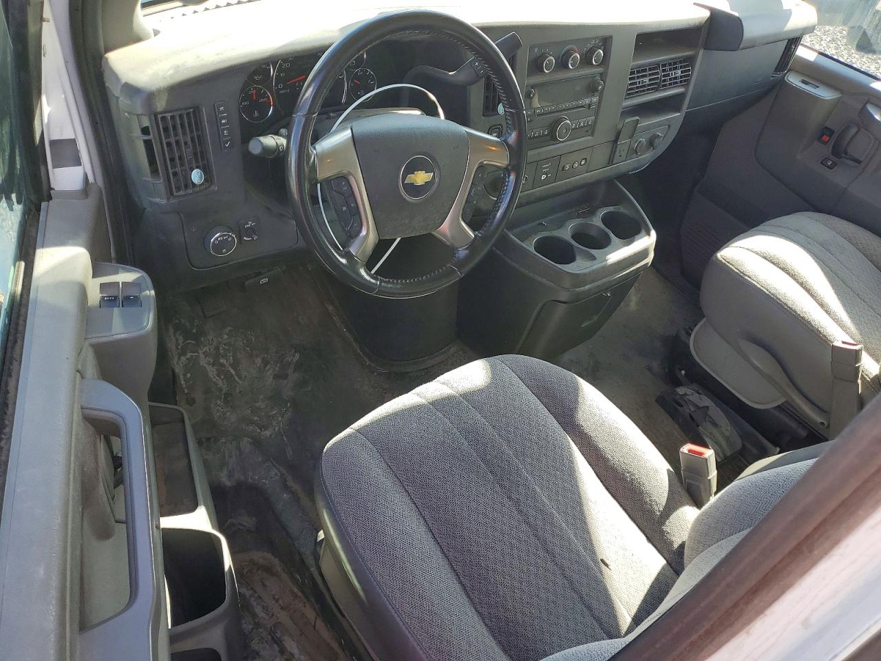 2018 CHEVROLET EXPRESS G3500 photo 8