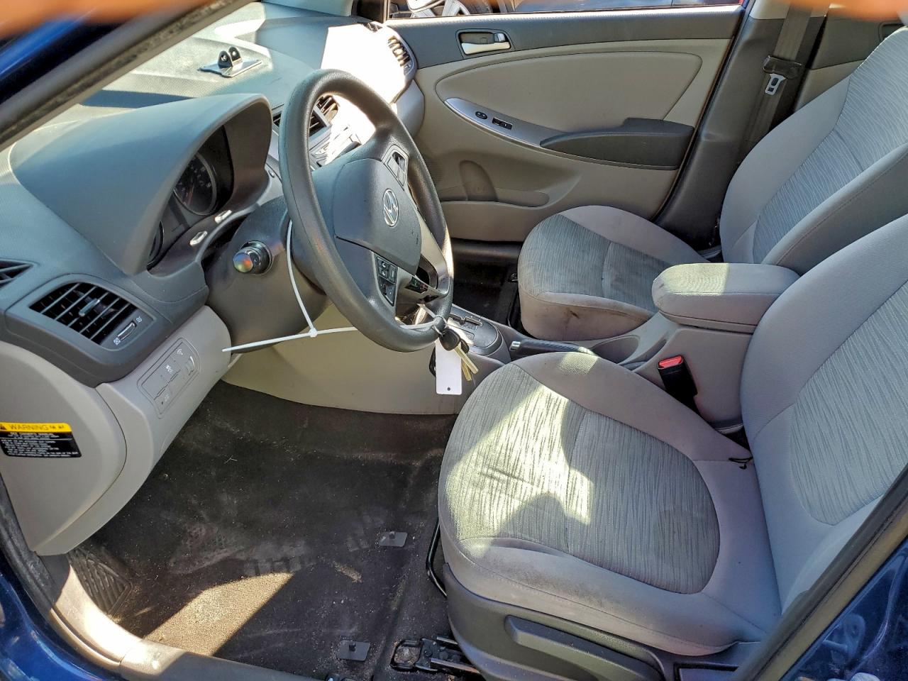 2017 HYUNDAI ACCENT SE photo 13