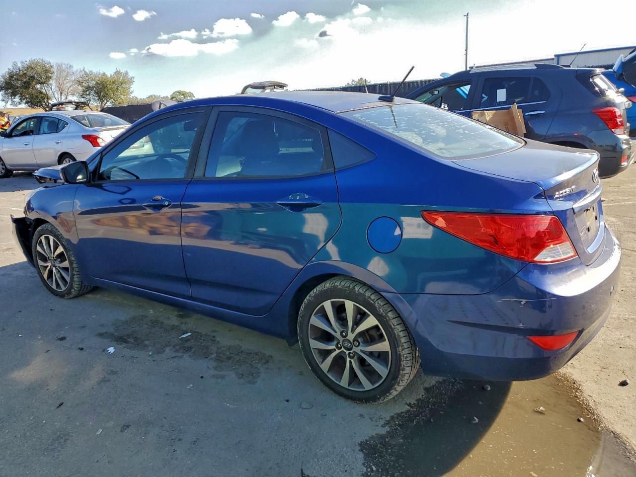 2017 HYUNDAI ACCENT SE photo 3