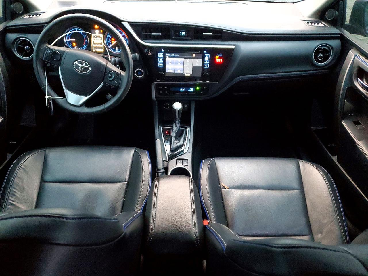 2018 TOYOTA COROLLA L photo 8