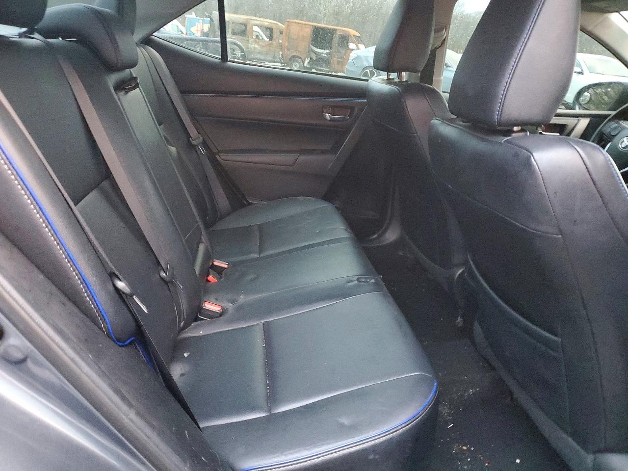 2018 TOYOTA COROLLA L photo 10