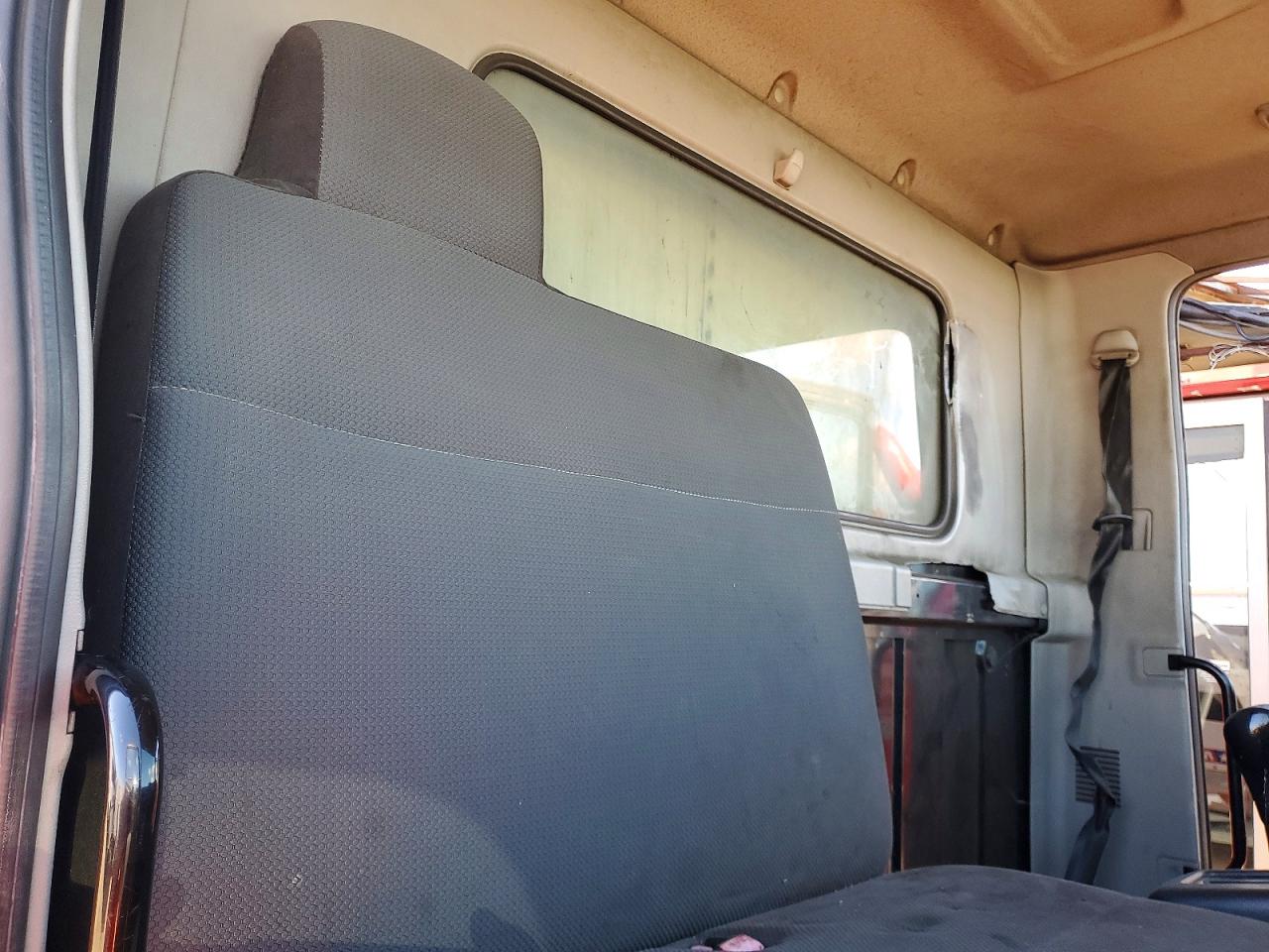 2015 HINO 268 REFRIGERATED BOX TRUCK photo 11