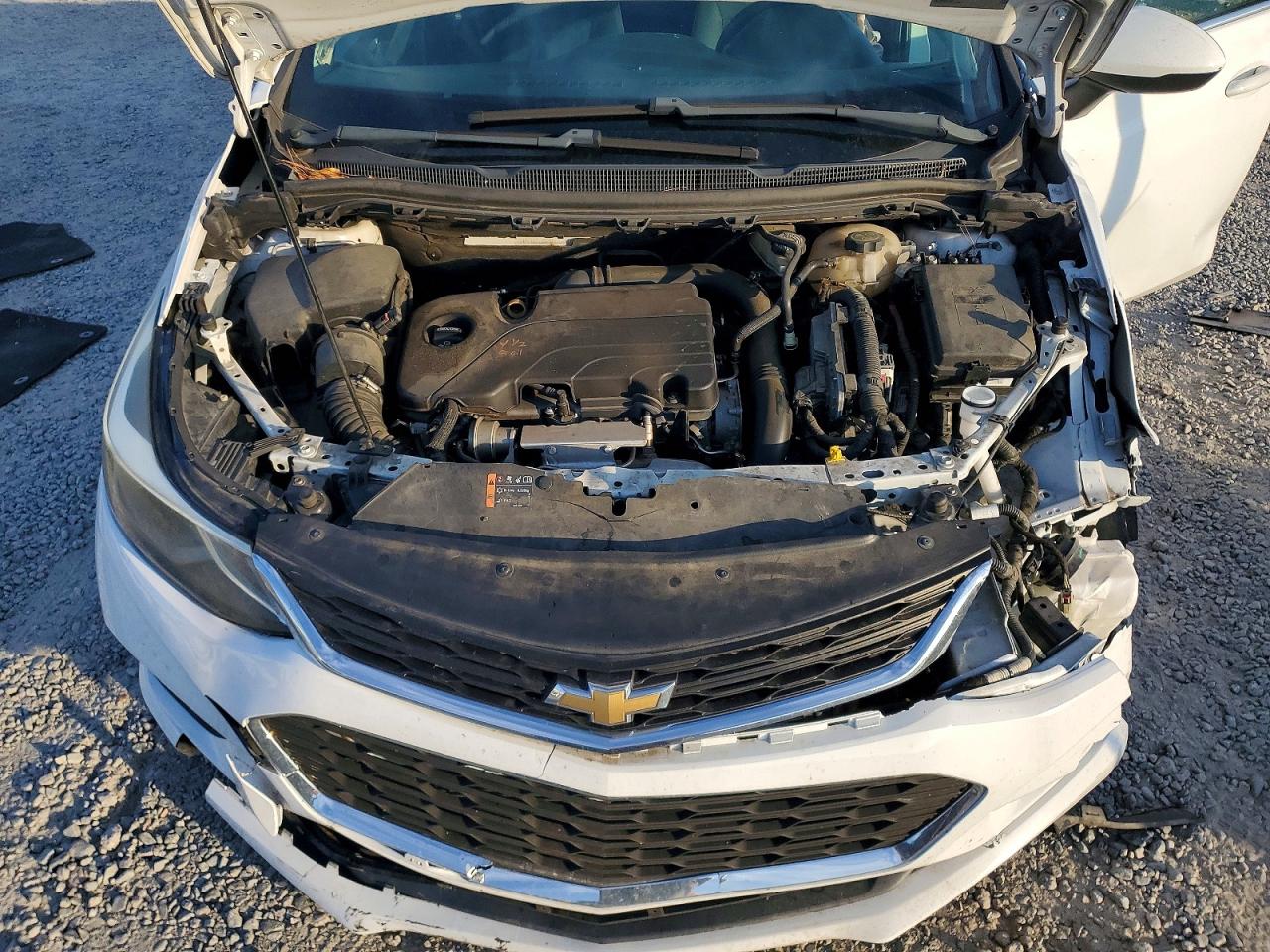 2017 CHEVROLET CRUZE LT photo 11