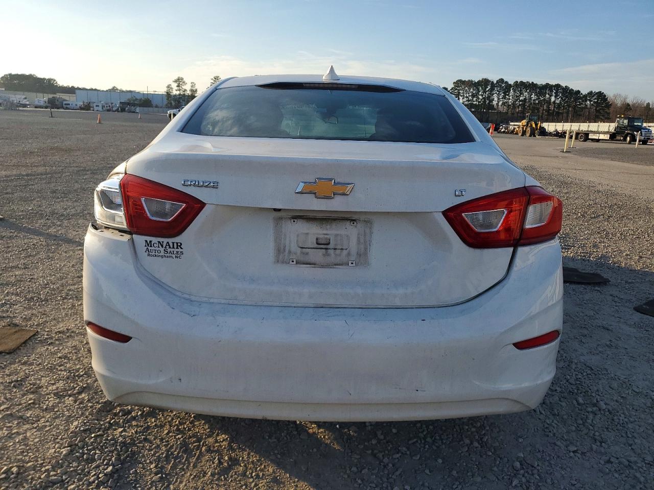 2017 CHEVROLET CRUZE LT photo 6