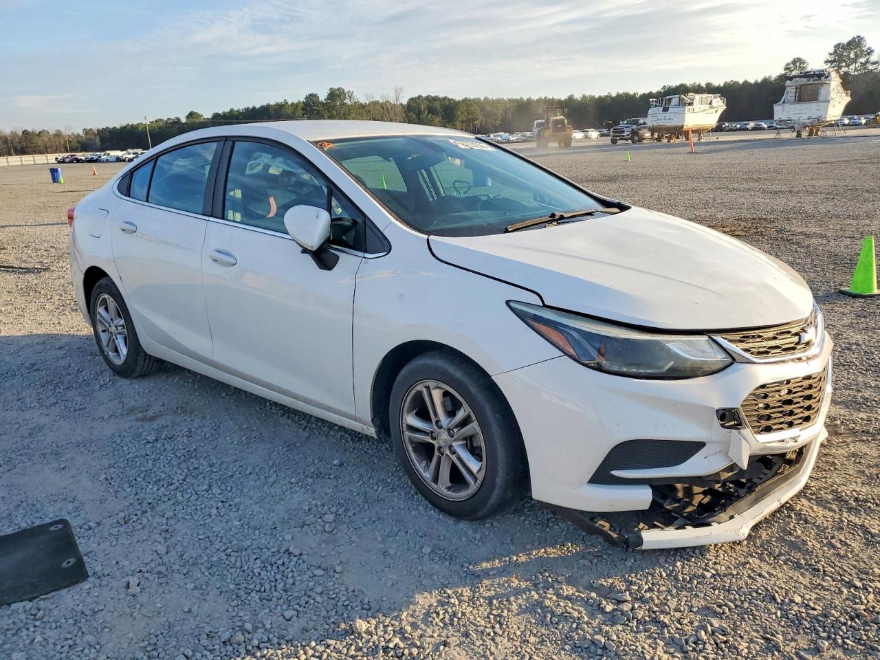 2017 CHEVROLET CRUZE LT photo 4