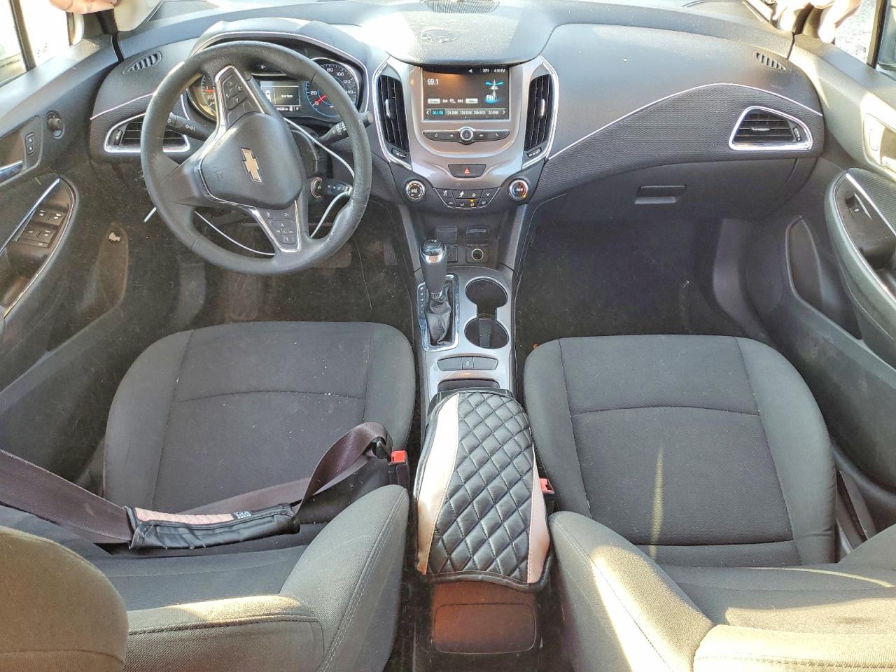 2017 CHEVROLET CRUZE LT photo 8