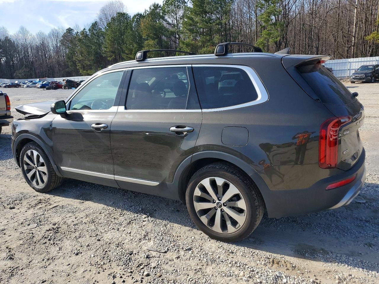 2021 KIA TELLURIDE S photo 2