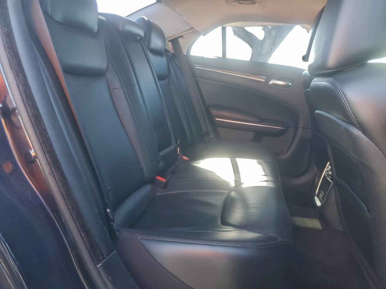 2016 CHRYSLER 300 LIMITED photo 10