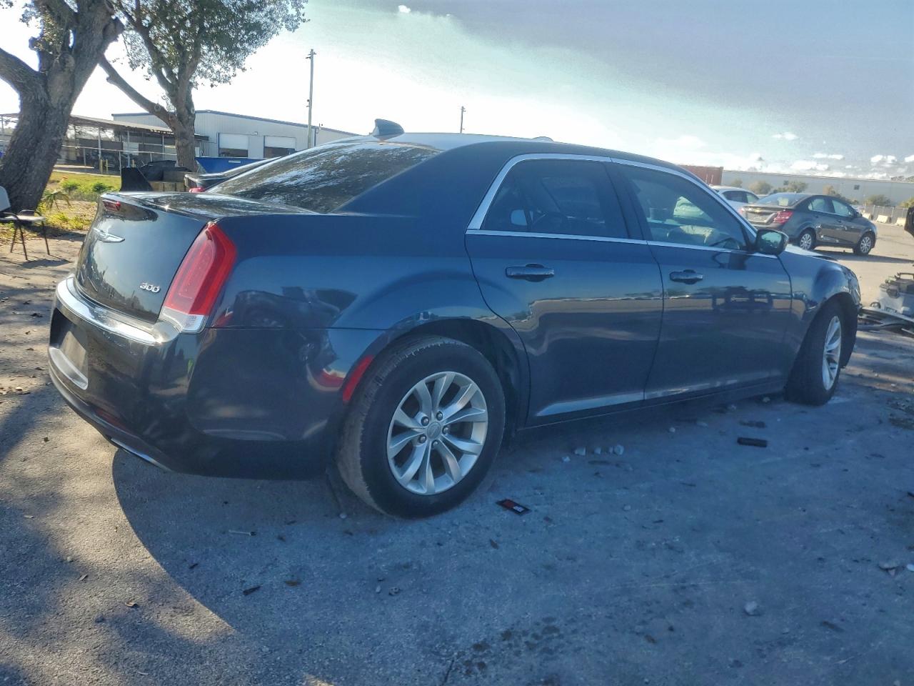 2016 CHRYSLER 300 LIMITED photo 3