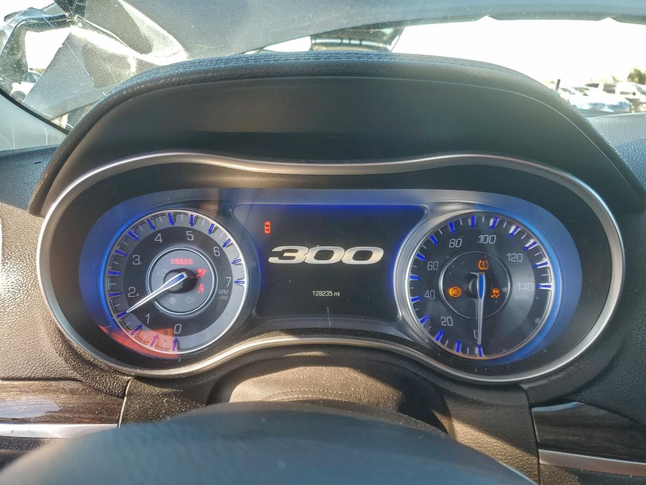 2016 CHRYSLER 300 LIMITED photo 9
