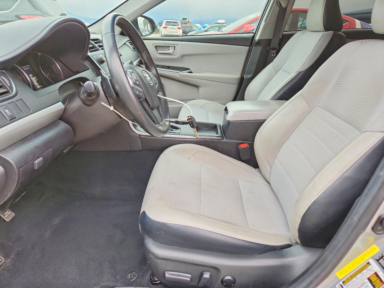 2016 TOYOTA CAMRY LE photo 7
