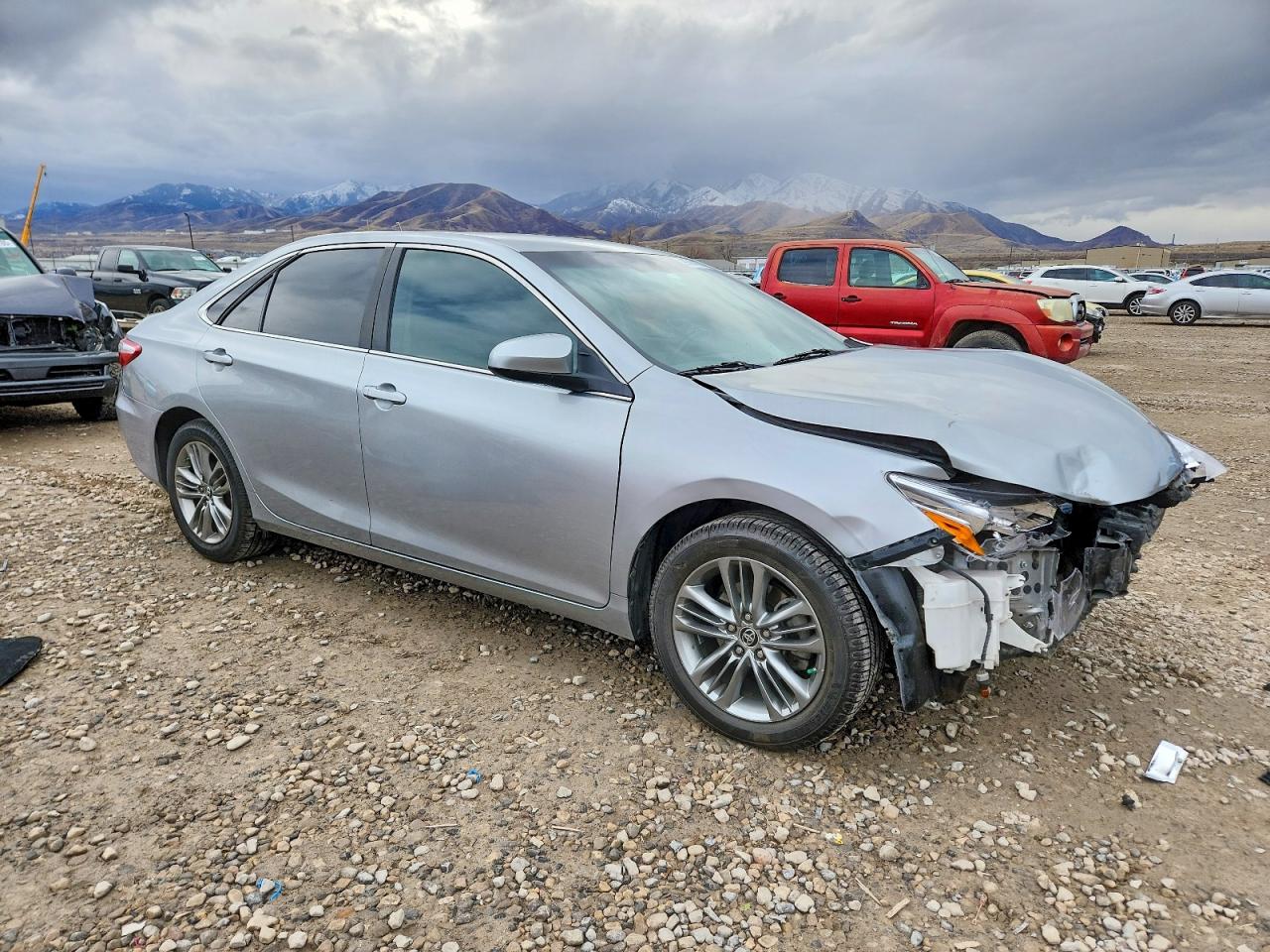 2016 TOYOTA CAMRY LE photo 4