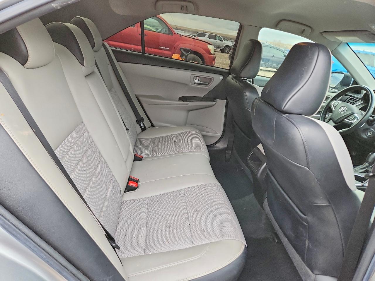 2016 TOYOTA CAMRY LE photo 10