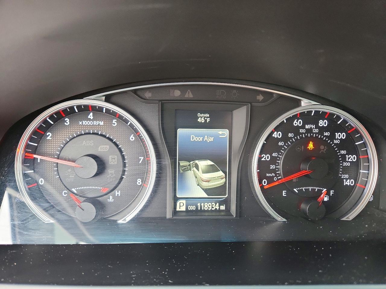 2016 TOYOTA CAMRY LE photo 9