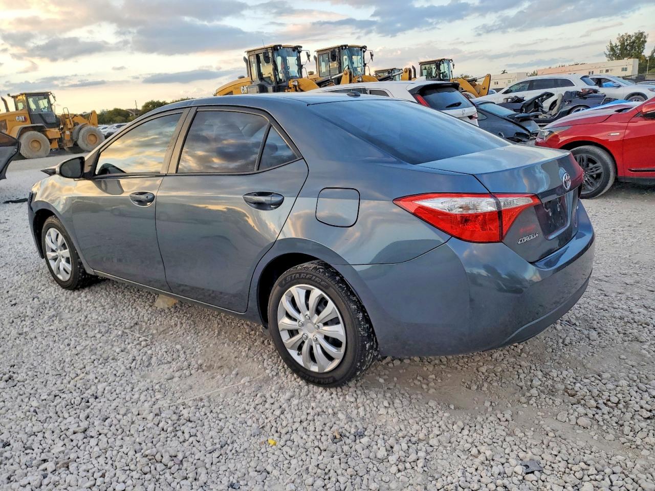 2016 TOYOTA COROLLA L photo 2