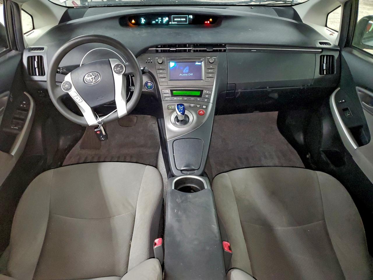 2013 TOYOTA PRIUS photo 8