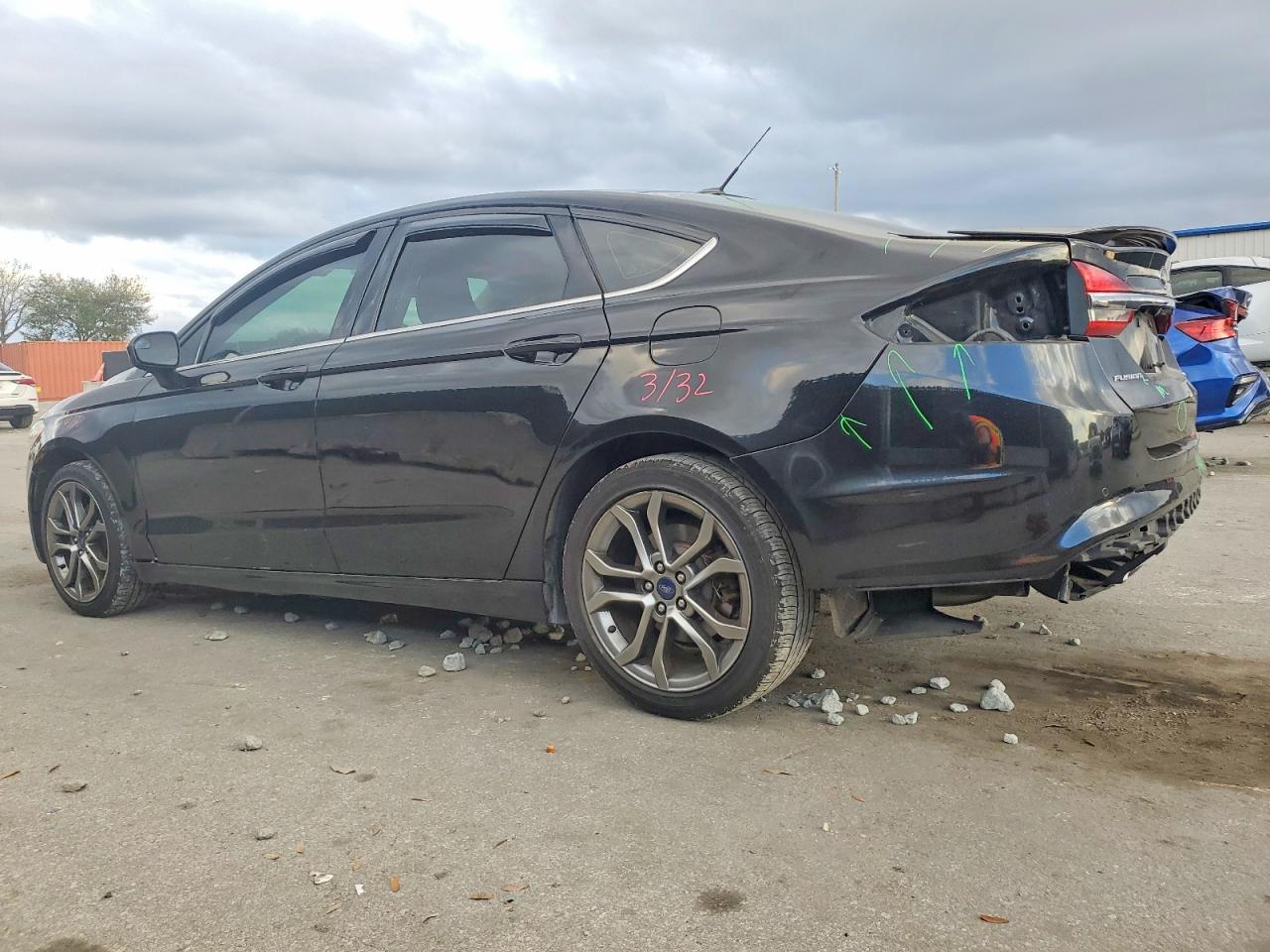 2017 FORD FUSION SE photo 2