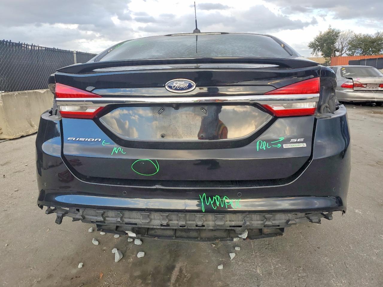 2017 FORD FUSION SE photo 6