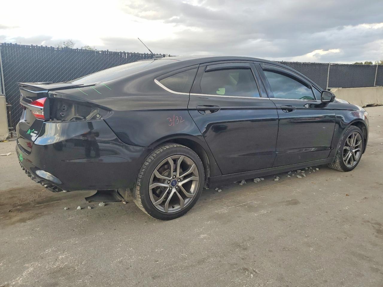 2017 FORD FUSION SE photo 3