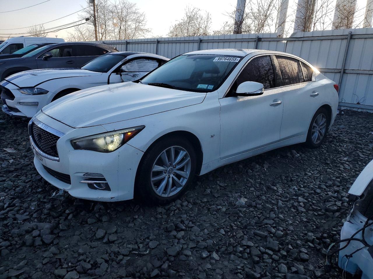 2015 INFINITI Q50