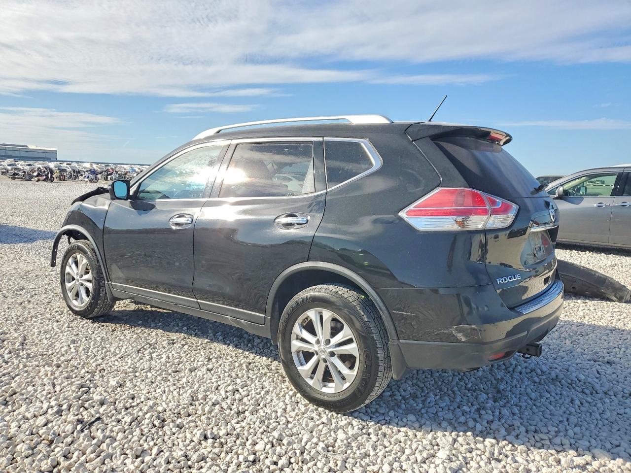 2016 NISSAN ROGUE S photo 2