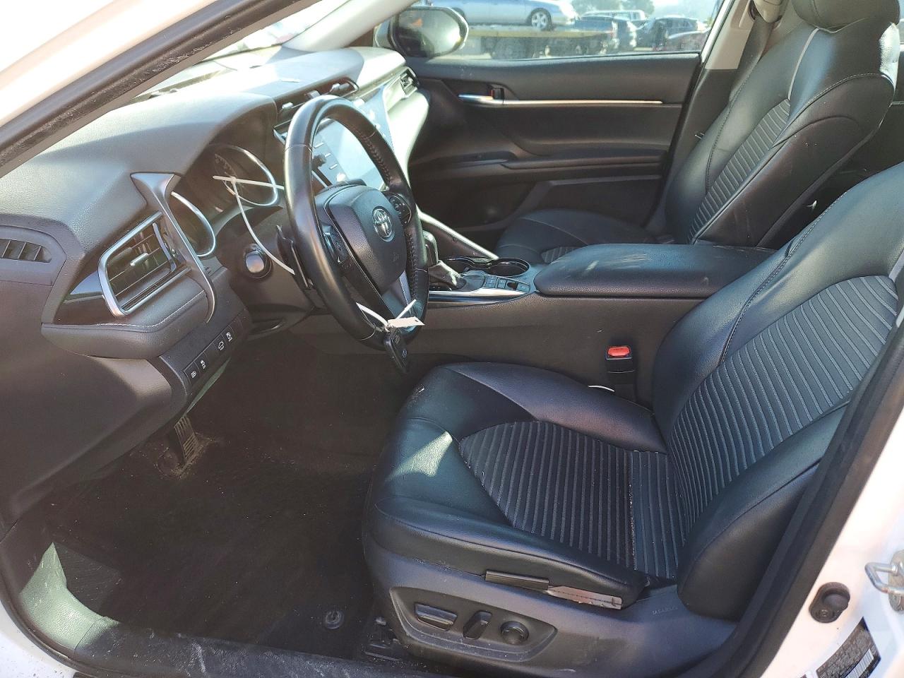 2020 TOYOTA CAMRY SE photo 7