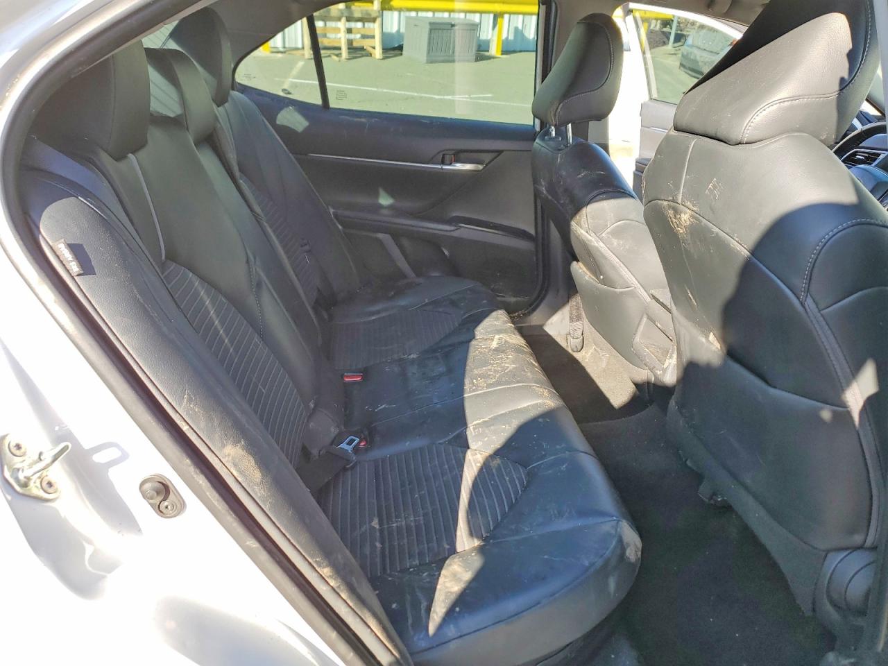 2020 TOYOTA CAMRY SE photo 10