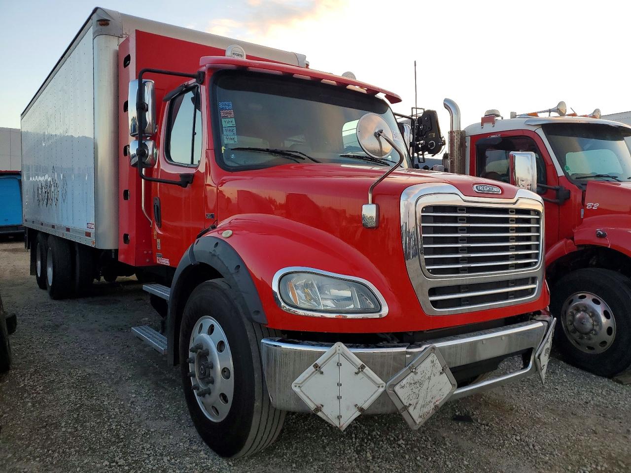 2013 FREIGHTLINER M2 112 MEDIUM DUTY photo 4