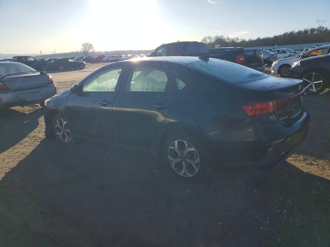 2020 KIA FORTE FE photo 2