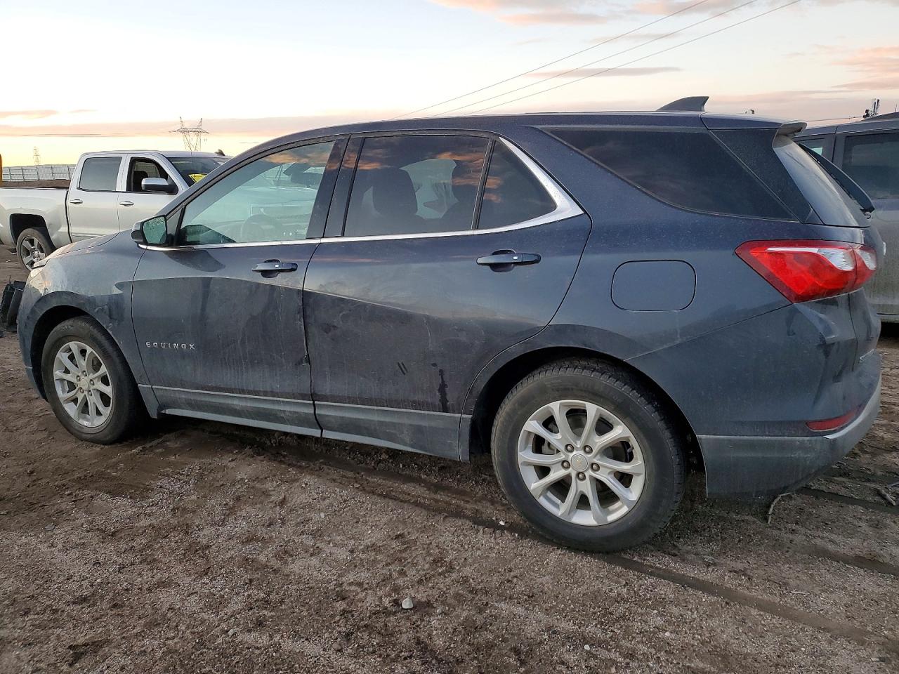 2019 CHEVROLET EQUINOX LT photo 3