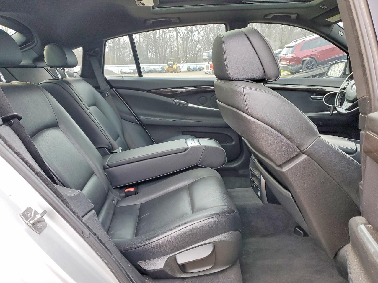 2012 BMW 550 IGT photo 11