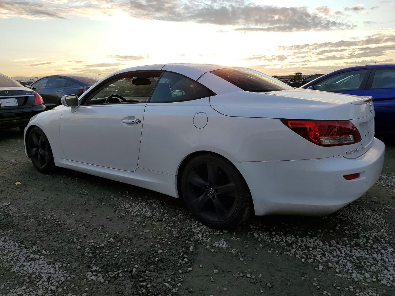 2010 LEXUS IS 350 photo 2