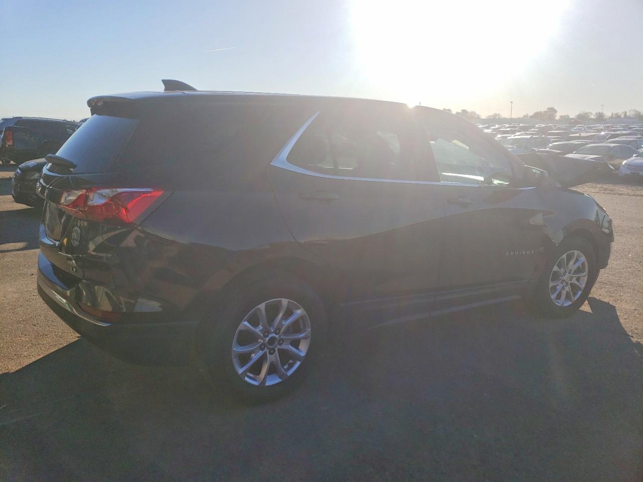 2020 CHEVROLET EQUINOX LT photo 3