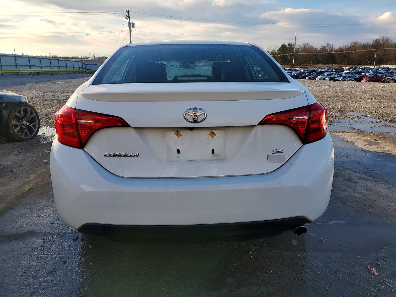 2017 TOYOTA COROLLA L photo 6