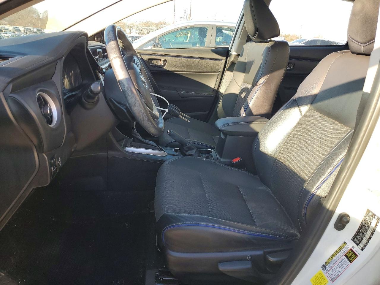 2017 TOYOTA COROLLA L photo 7