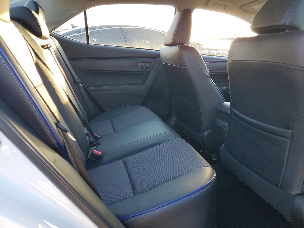 2017 TOYOTA COROLLA L photo 10
