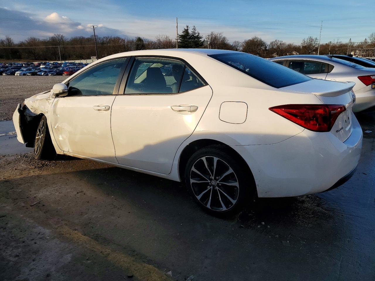 2017 TOYOTA COROLLA L photo 2