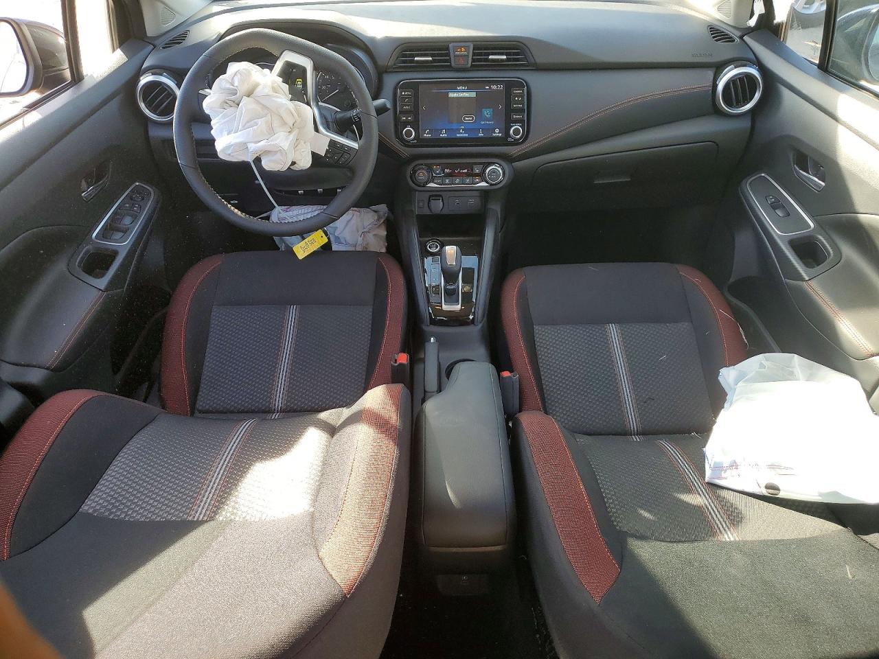2025 NISSAN VERSA SR photo 8