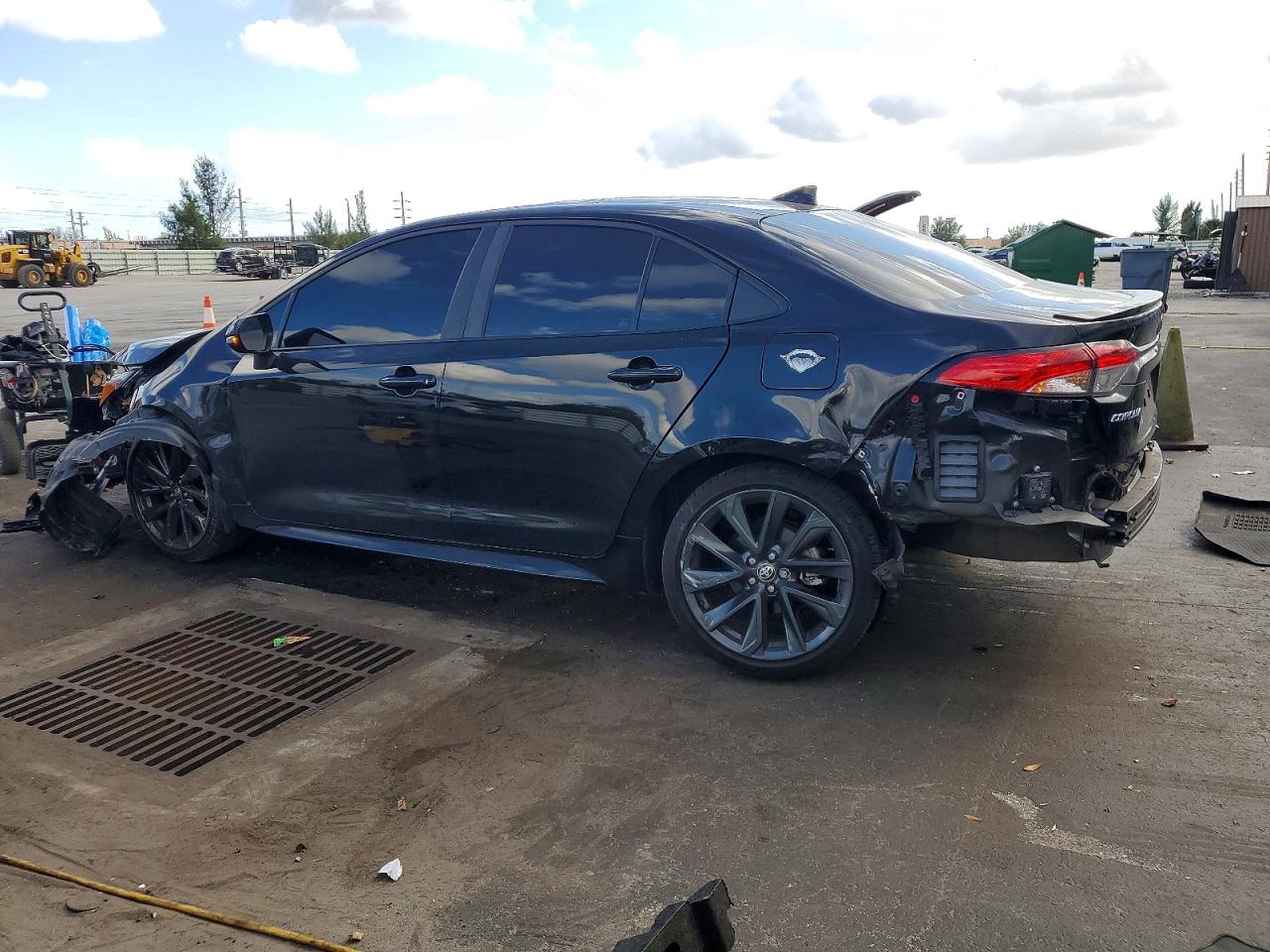 2025 TOYOTA COROLLA SE photo 2