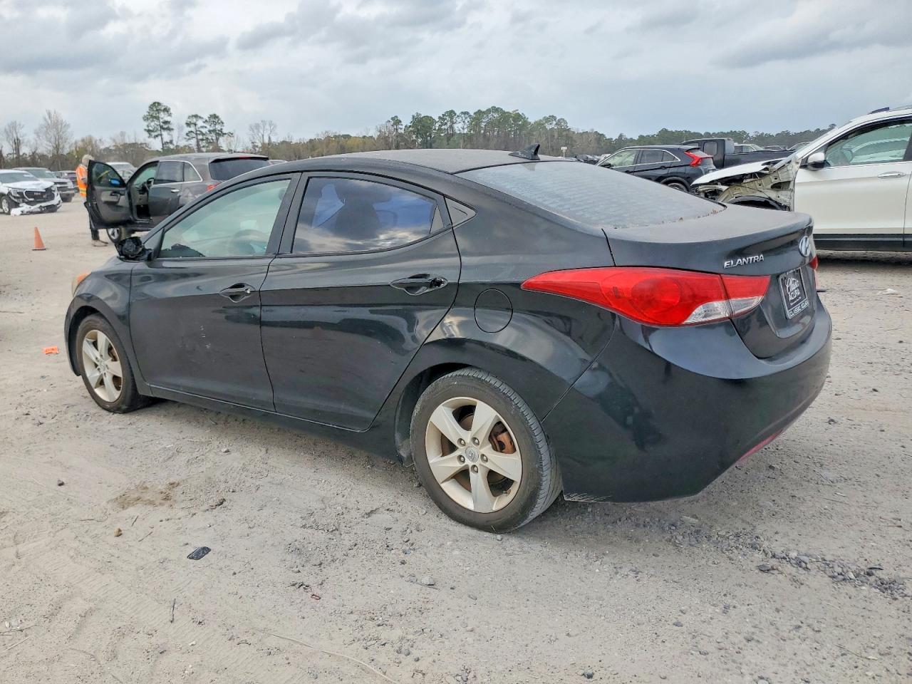 2012 HYUNDAI ELANTRA GLS photo 2
