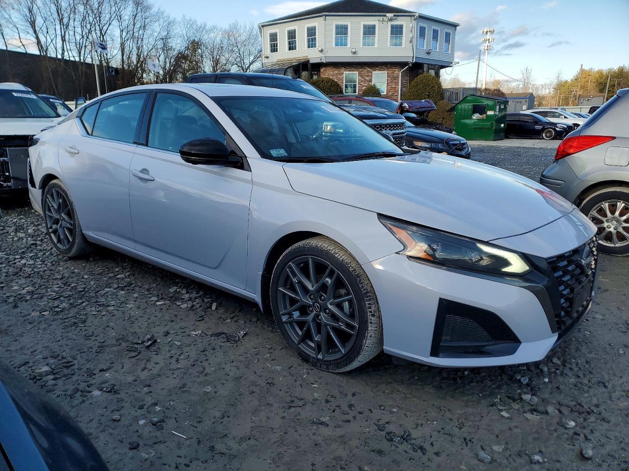 2024 NISSAN ALTIMA 2.0 SR photo 4